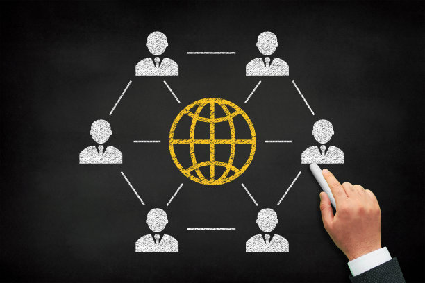 黑板上的全球商业网络。团队合作和头脑风暴概念图片下载