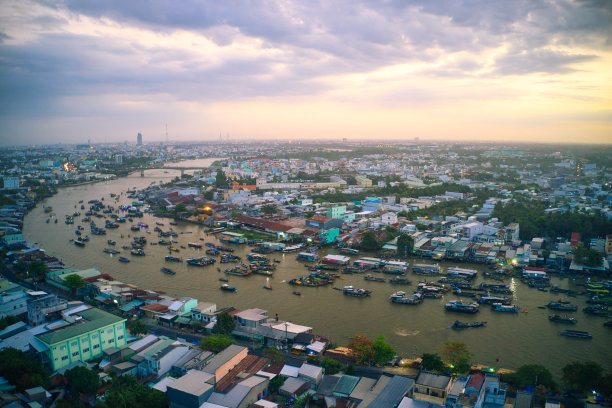 参苴的蔡让水上市场。图片下载