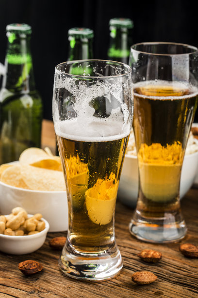 为观看足球锦标赛选举宴会食品图片下载