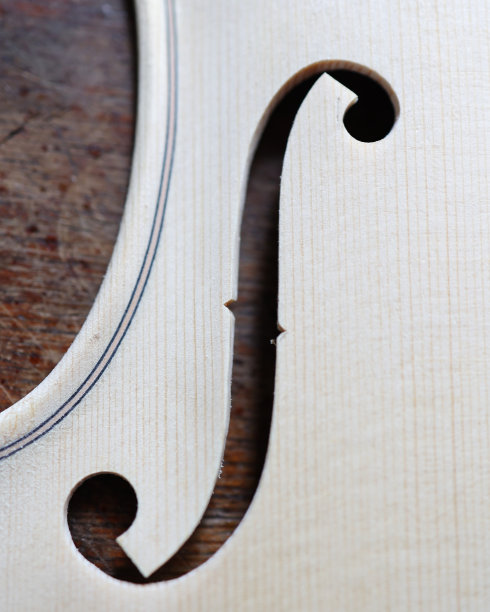 小提琴制作- F孔图片下载