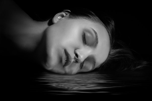 漂亮的女人睡觉图片下载