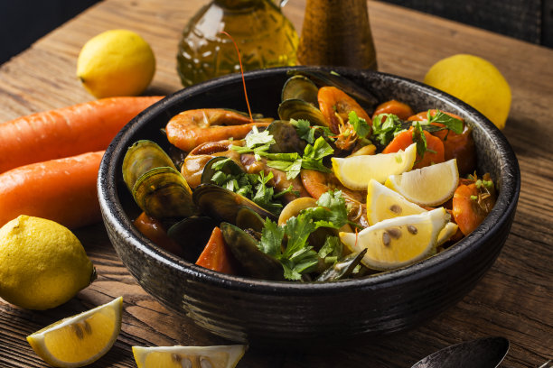 一盘咖喱海鲜图片下载