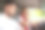 救护人员负责接听救护车的紧急呼叫。一名年轻女子在救护车上接电话。她和同事在一起。图片下载