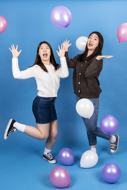 两姐妹的故事图片下载