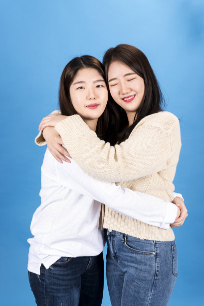 两姐妹的故事图片下载