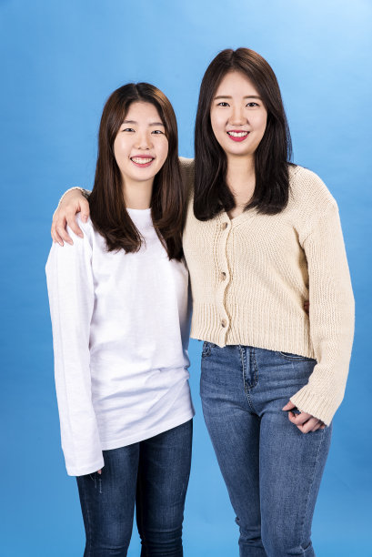 两姐妹的故事图片下载