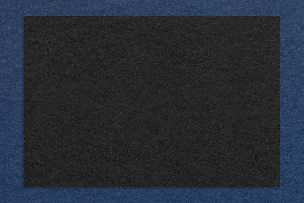 质地的工艺黑色彩色纸背景与海军蓝的边界，宏观。结构的vintage密集牛皮纸纸板。图片下载