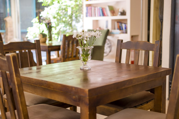 咖啡馆空桌子图片下载