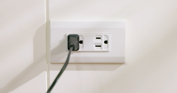 电线插座在墙上图片下载