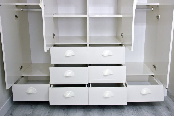 空的白色橱柜图片下载