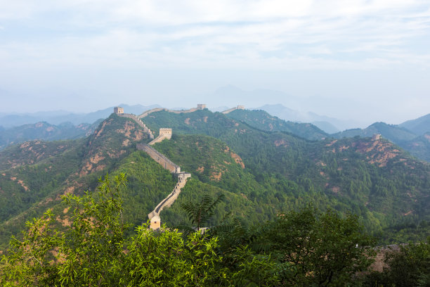 长城和早晨美丽的云图片下载