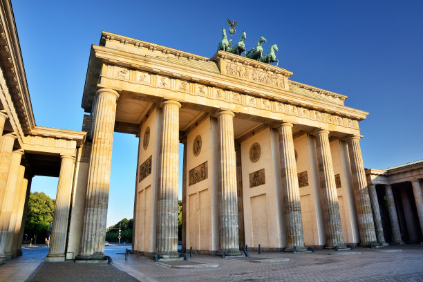 柏林勃兰登堡门的日出图片下载