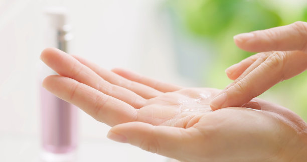 女人用奶油图片下载