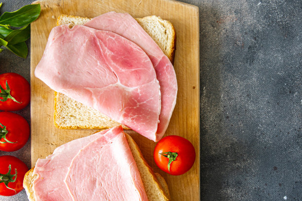 三明治火腿猪肉香肠快餐餐零食桌上复制太空食品背景质朴图片下载