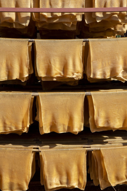 泰国橡胶邮政出口行业，橡胶生产，太阳能烤制木材。图片下载