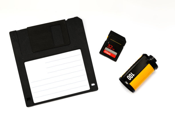 摄影胶片、白底软盘和记忆卡图片下载