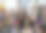 特写微笑的商人在办公室的新年晚会和庆祝新年的小团体。图片下载