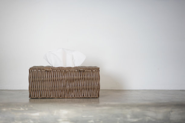 桌上放纸巾盒，有复印空间图片下载