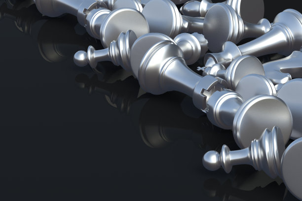 在黑色的背景上撒满了银色的棋子。表游戏。国际比赛。爱好和休闲。副本的空间。三维渲染图片下载