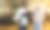 两个山羊农场的主人正在检查山羊图片下载