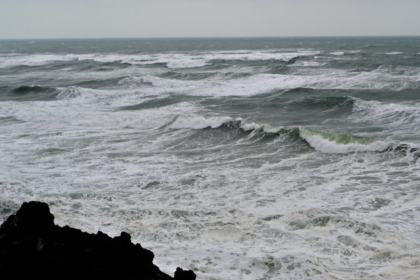 风暴在法国南部，地中海图片下载