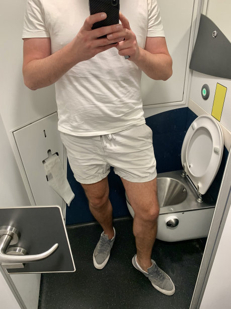 一列火车厕所。图片下载