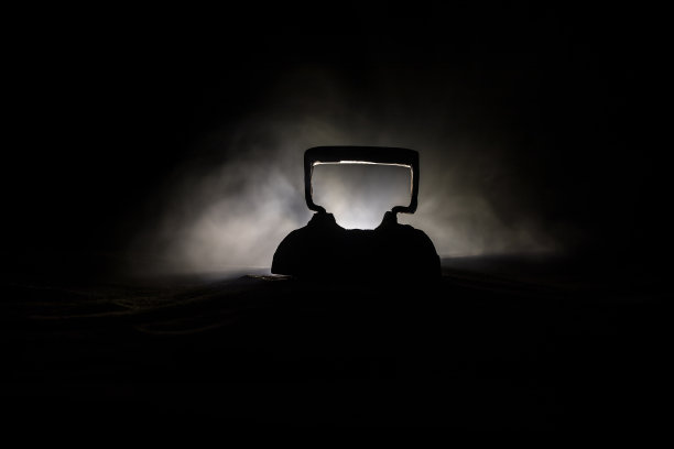 老复古白底扁铁，木柄，古董铁，复古铁图片下载