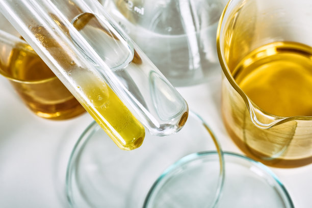 科学实验室，试管中的化学物质，研究和医药配方图片下载