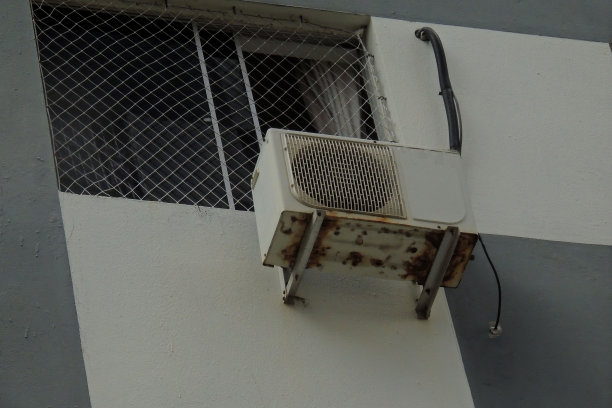 公寓空调开裂图片下载