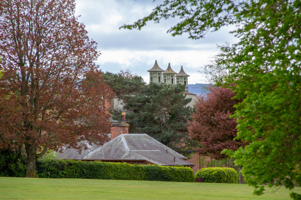 苏格兰邓姆弗里斯的建筑天台美景图片下载