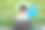 小女孩戴着帽子在花园里帮助她的妈妈，一个小园丁。可爱的女孩在花盆里种花出售。家庭小商业图片下载