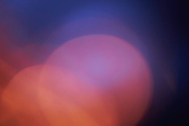 摘要散焦透镜在黑色背景下的漏光图片下载