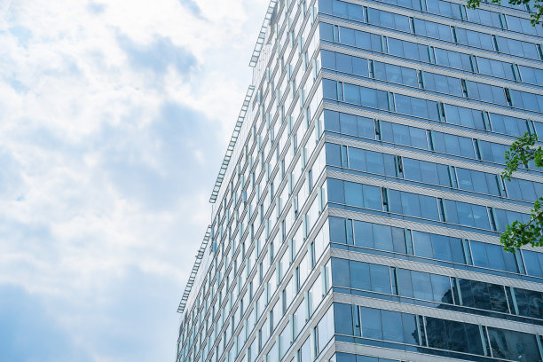 阳光明媚的现代建筑图片下载