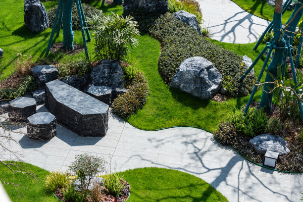 景观规整，前院带花园设计。图片下载