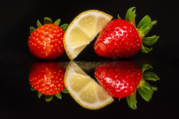 草莓和柠檬图片下载