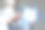 难以辨认的医生手里拿着突出的手写肠。医学插图模板科学模型图片下载