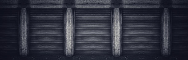 老旧风化生锈的钢门为钢质金属背景和纹理。图片下载