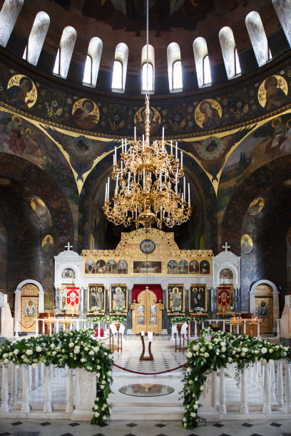 婚礼后的教堂图像图片下载