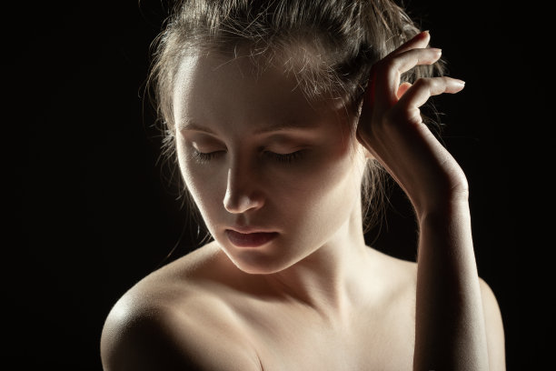 性感的年轻女子图片下载