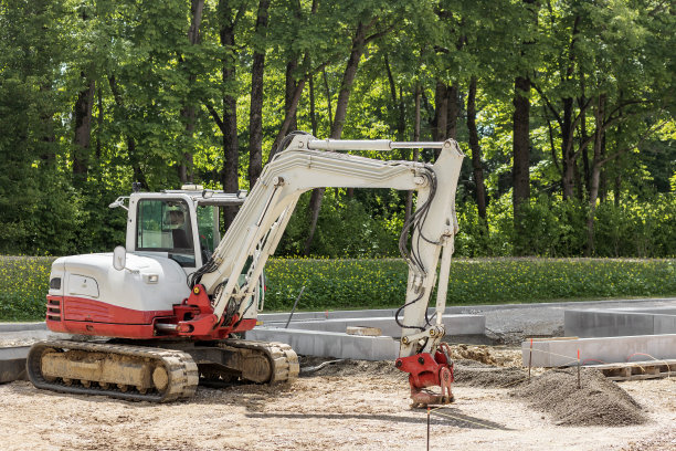 挖掘机铺路路堑图片下载