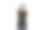 在白色背景上孤立的美丽亚洲女人提供拥抱图片下载