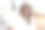 疲惫过热的年轻非洲妇女抱着电风扇受热出汗在家里的笔记本电脑工作室内办公室，烦恼的女孩感到不舒服炎热的夏天天气问题没有空调的概念图片下载
