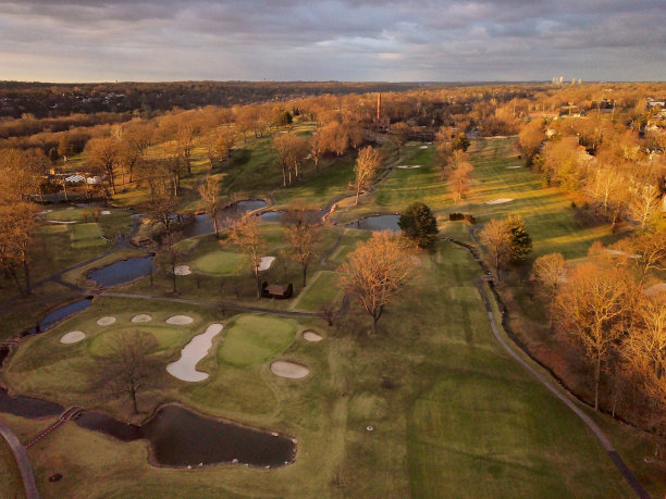威彻斯特郡高尔夫球场的鸟瞰图图片下载