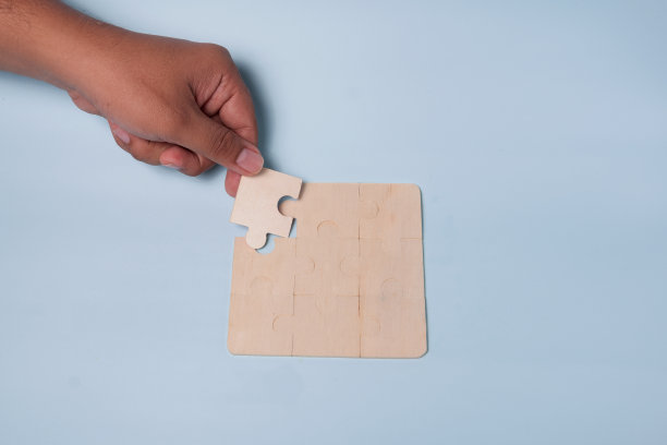 掌心拼图，人手拼图，解决问题的概念图片下载