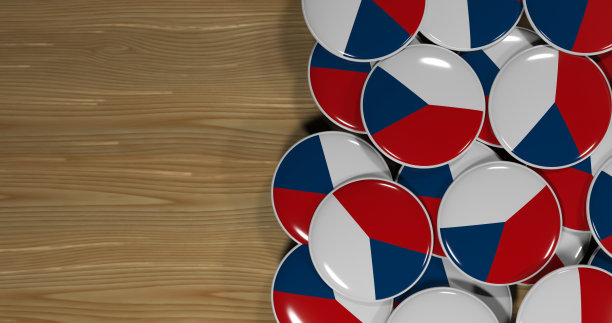 3D渲染的木桌上的丹麦国旗别针，展示政治、支持和民族主义图片下载