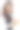 幸福的女商人在她面前举着一个空白的牌子图片下载