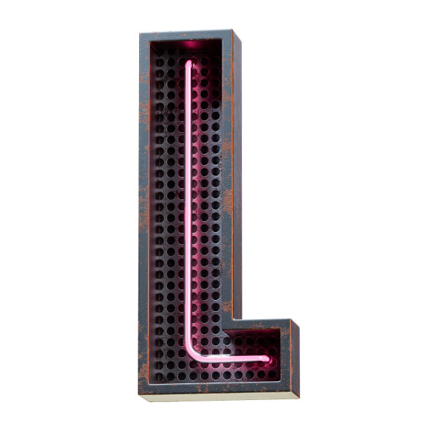 3D插图粉色霓虹灯字母字符大写字母l霓虹灯管大写字母在黑色生锈的金属盒粉红色发光效果。3d渲染孤立在白色背景。图片下载