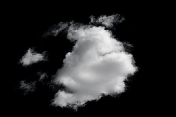 白色蓬松的云孤立在黑色背景，剪贴画图片下载