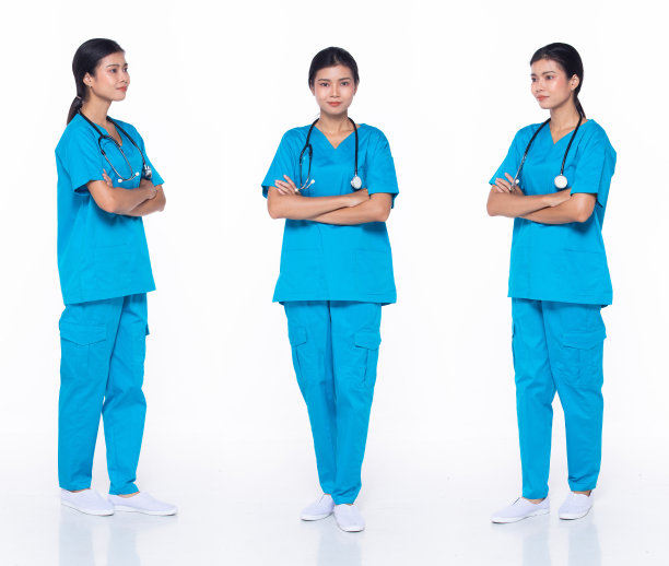 全长30多岁亚洲女科学家外科医生，交叉双臂自信图片下载