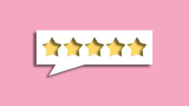 反馈五星在粉红色的背景。好评论的概念。三维渲染图片下载